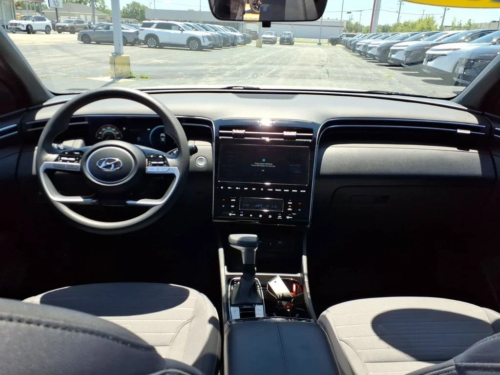 Used 2024 White Hyundai SEL image 11