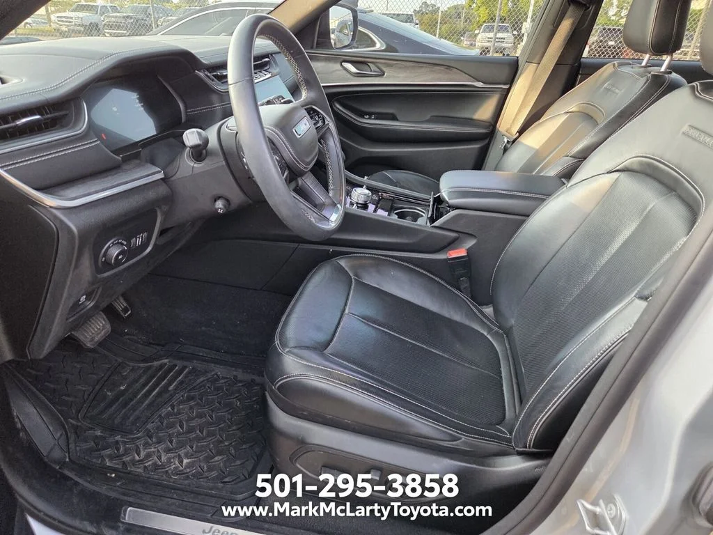 Used 2022 Silver Jeep Overland image 6