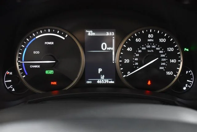 Used 2021 White Lexus 300h image 27