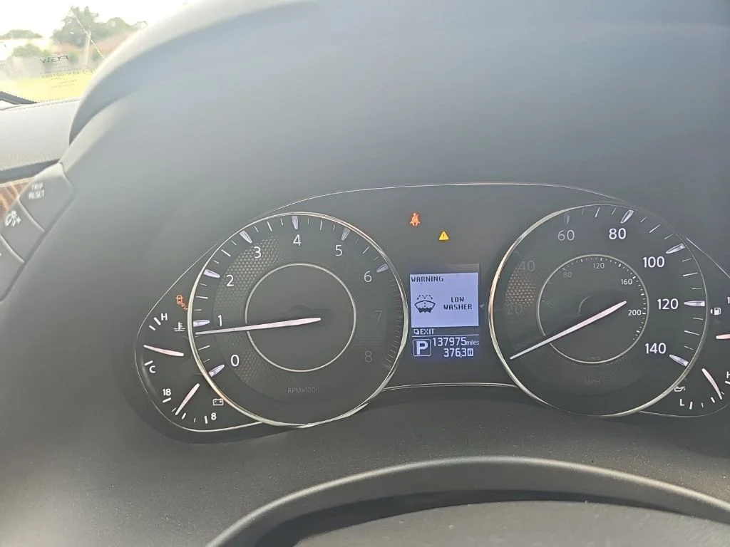 Used 2017 Silver Nissan Platinum image 18