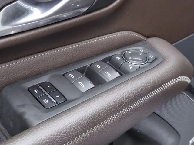 Used 2022 White GMC Denali image 13