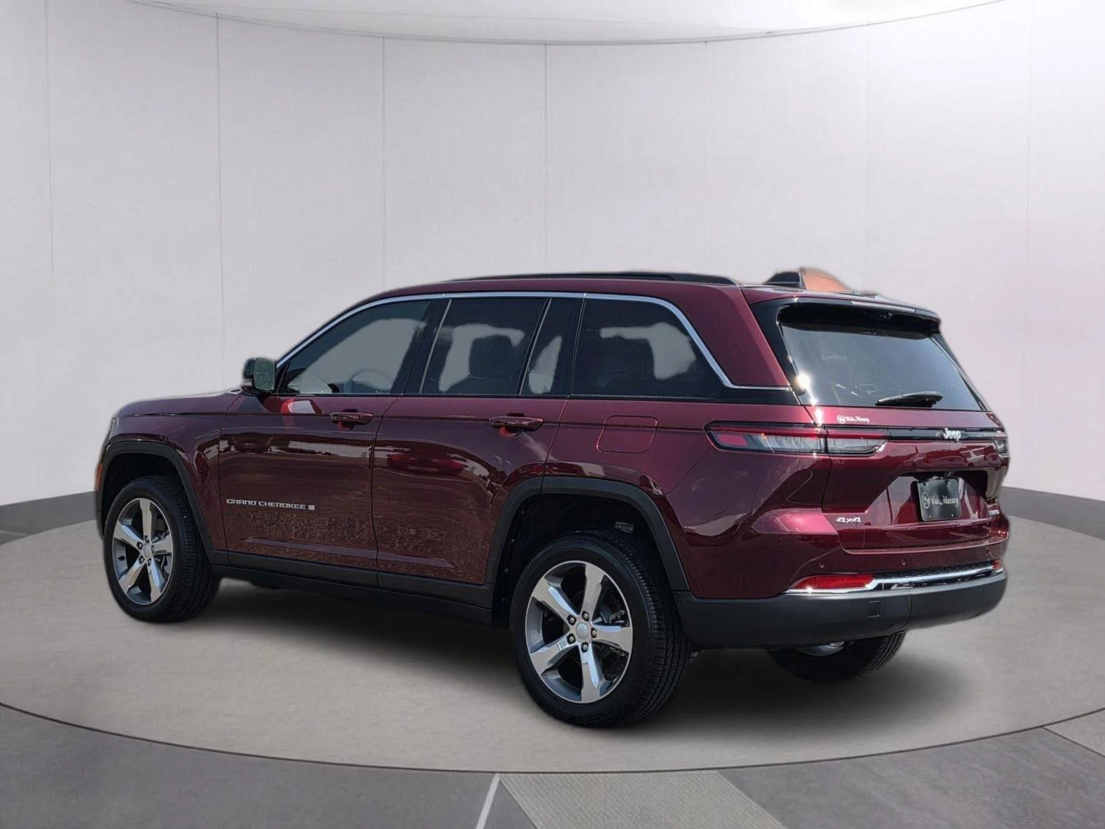 Used 2025 Velvet Red Pearlcoat Jeep Limited image 7