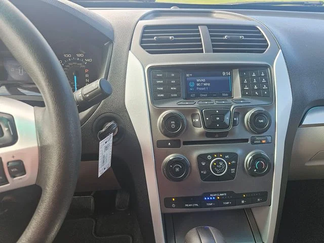 Used 2015 White Ford Base image 17