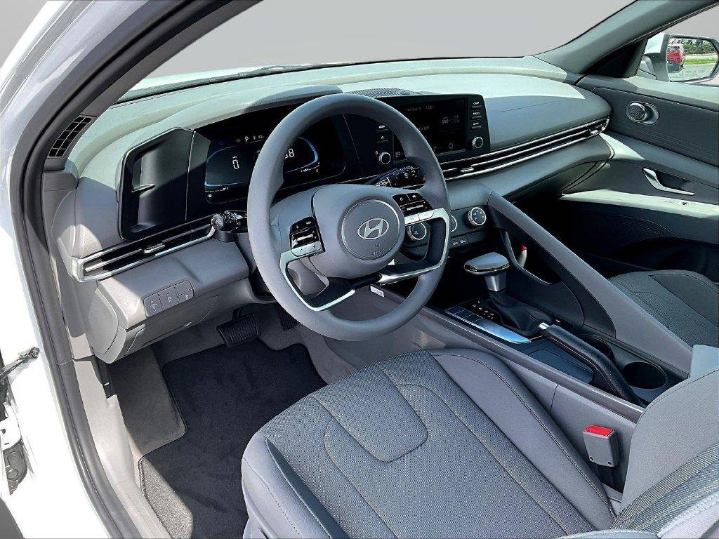 New 2026 White Hyundai SE image 17