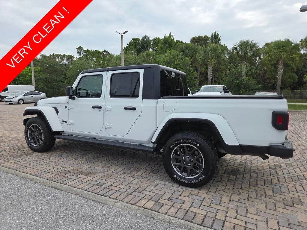 Used 2022 White Jeep Sport image 9