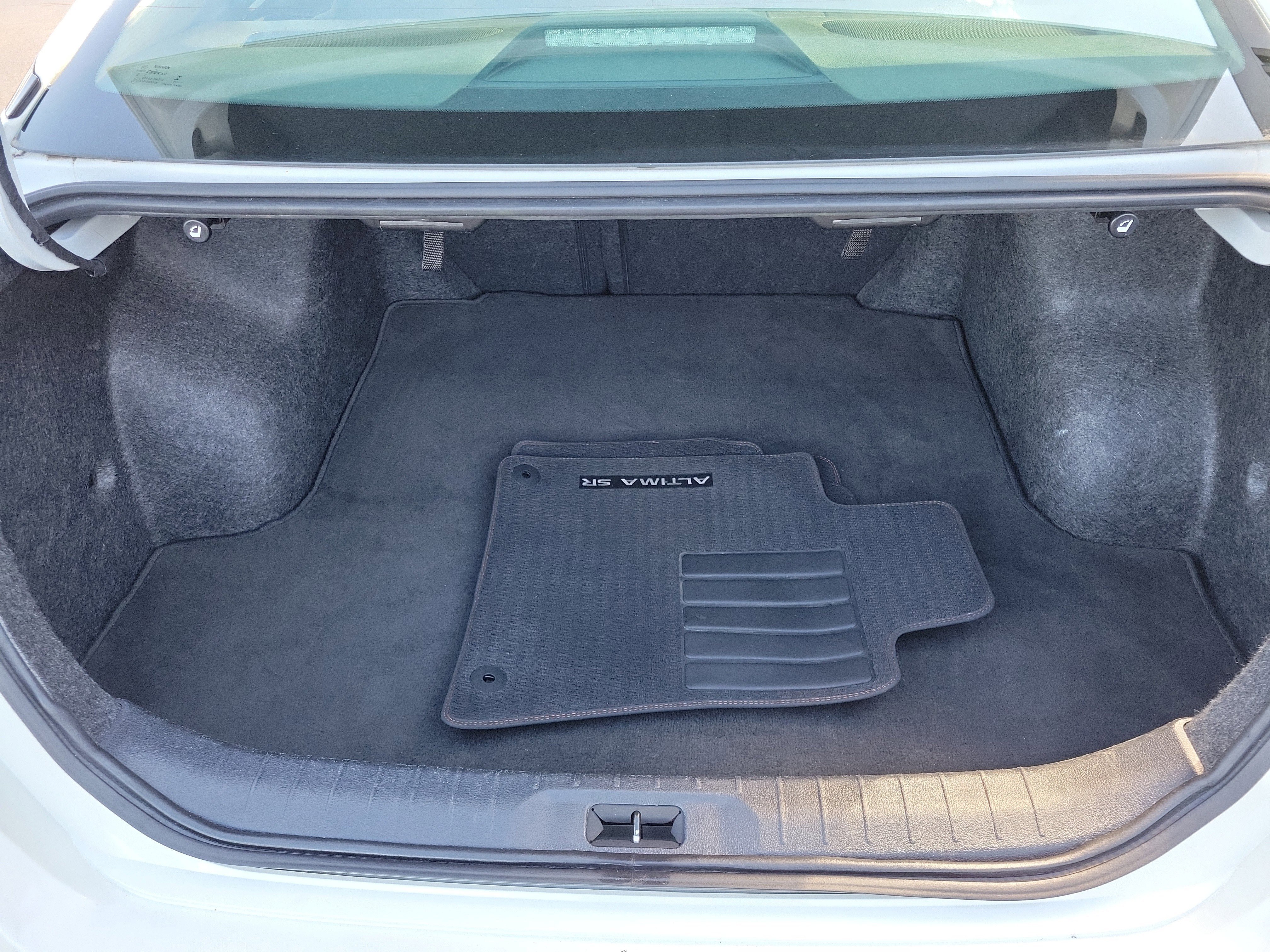 2025 Nissan Altima SR - Photo 8