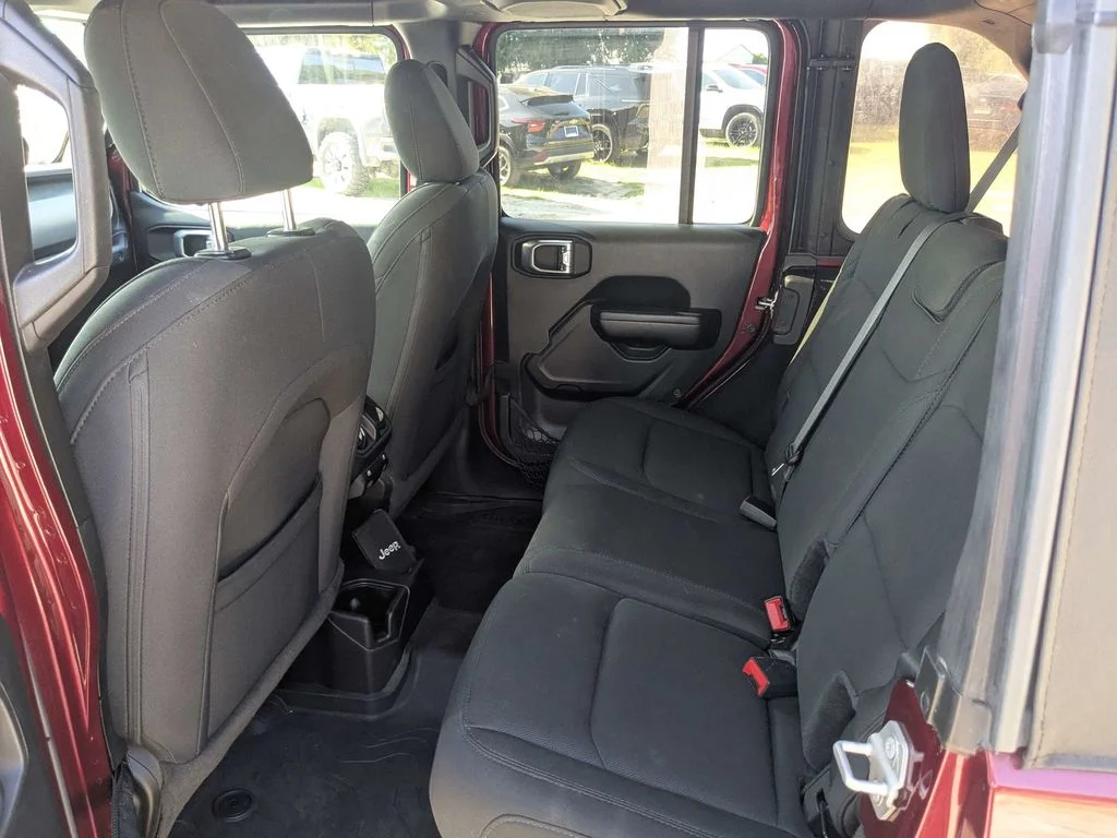 Used 2021  Jeep Unlimited Willys image 14