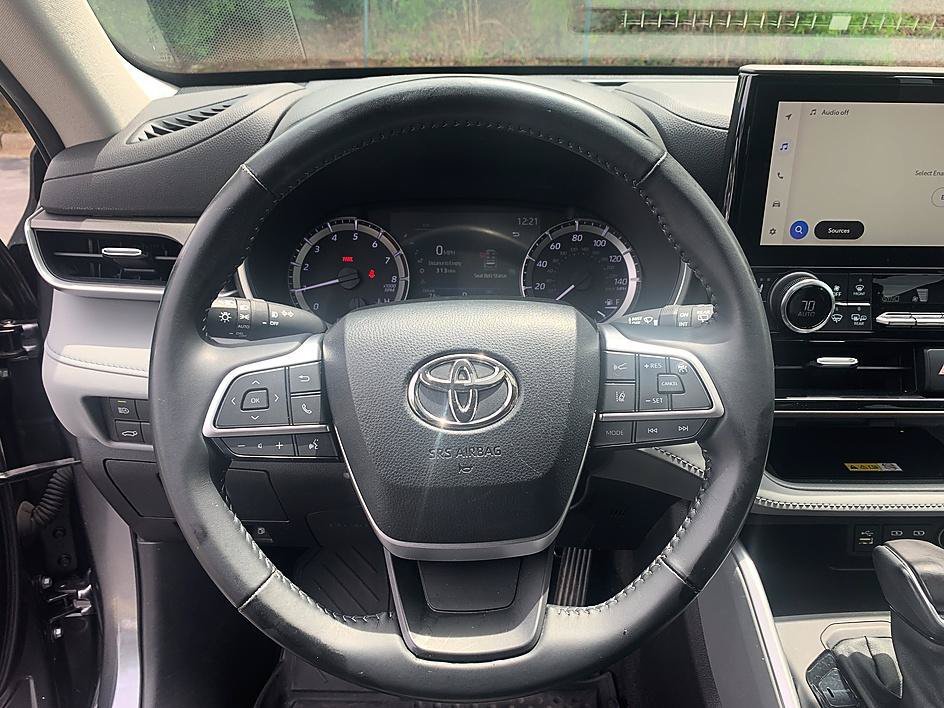 Used 2023 Magnetic Gray Metallic Toyota XLE image 9