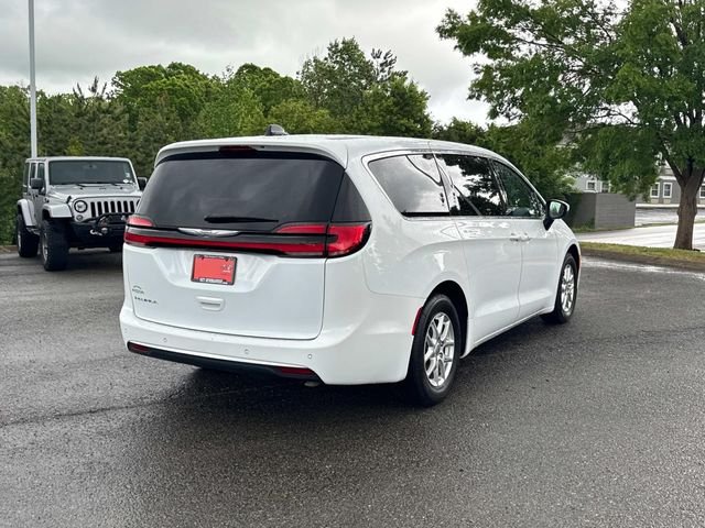 Used 2023 White Chrysler Touring L image 5