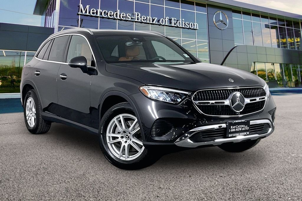Used 2026 Brown Mercedes-Benz GLC 300 image 1