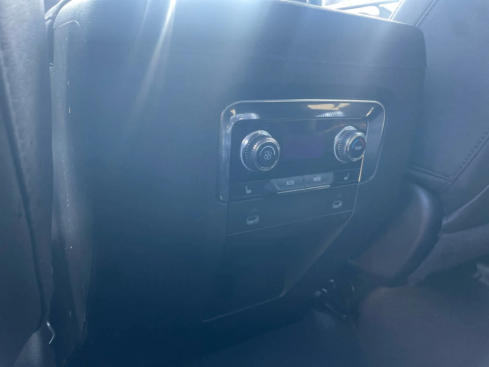 2023 GMC Yukon AT4 - Photo 12
