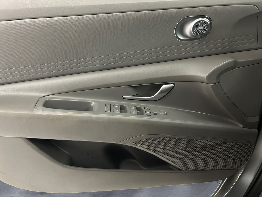 Used 2023 Silver Hyundai SE image 12