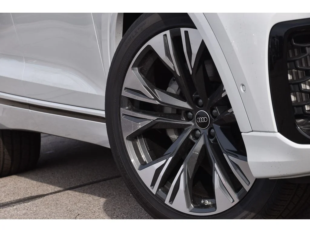 New 2026 Glacier White Metallic Audi Premium Plus image 9