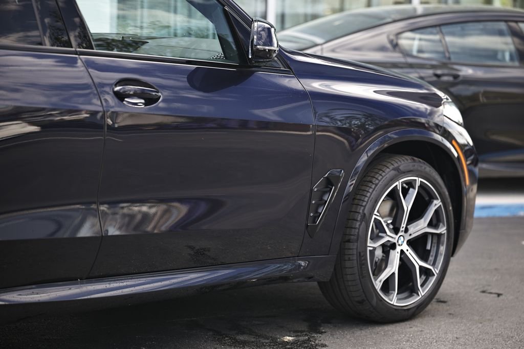 New 2026 Carbon Black BMW xDrive40i image 8