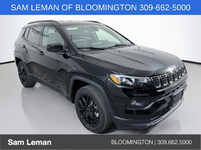 New 2026 Diamond Black Crystal Pearl-Coat Exterior Paint Jeep Latitude image 1