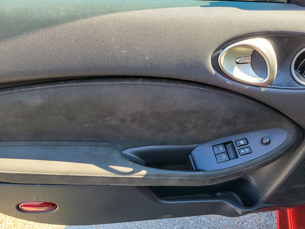 Used 2018 Passion Red Nissan Touring Sport image 17