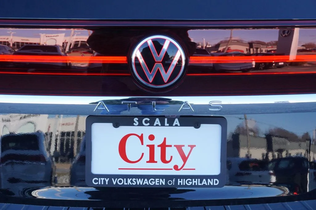 New 2026 Black Volkswagen 2.0T SE w/Technology image 34