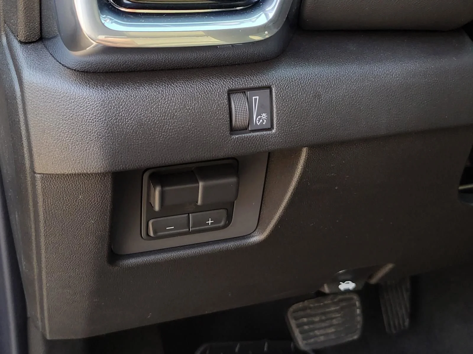 New 2026 Sterling Metallic GMC Elevation image 8
