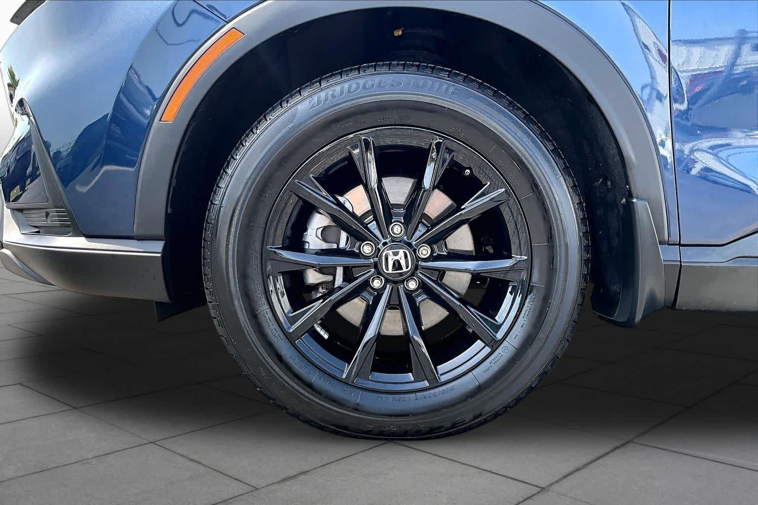 Used 2024 Canyon River Blue Metallic Honda Sport-L image 11