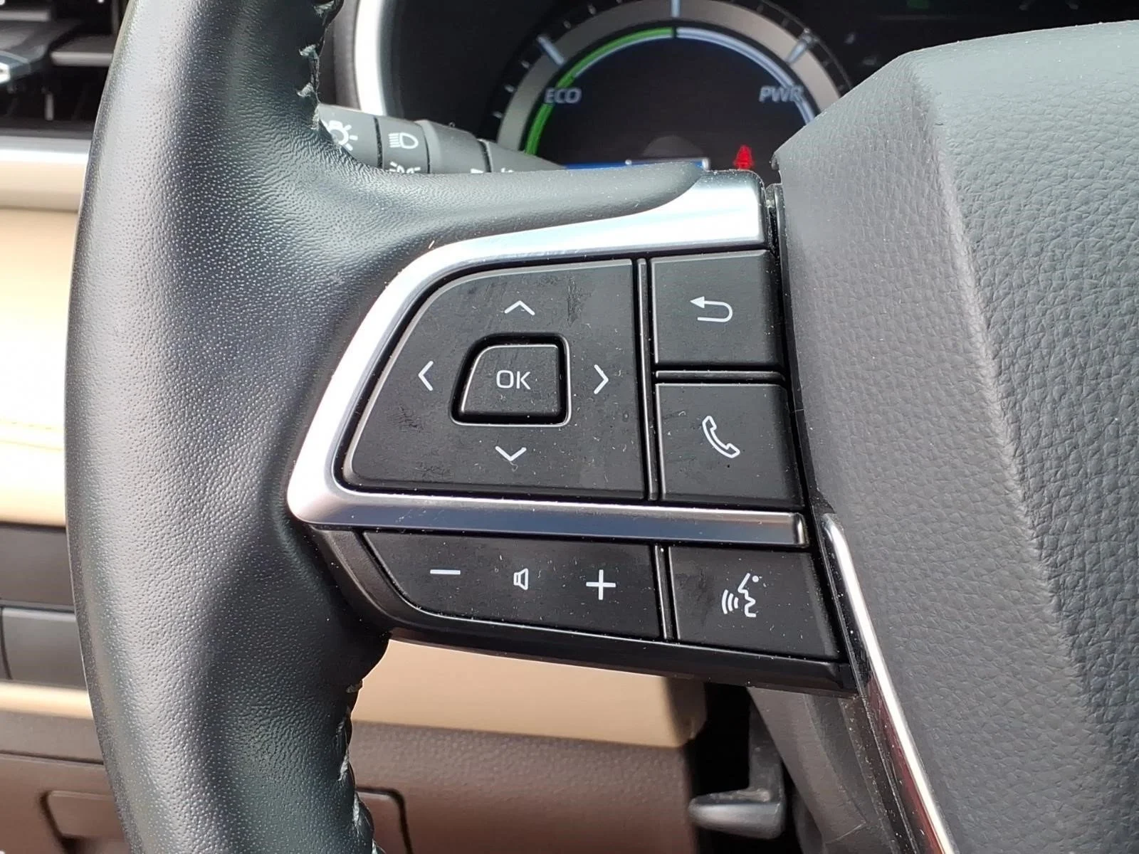 Used 2021 Ruby Flare Pearl Toyota XLE image 26