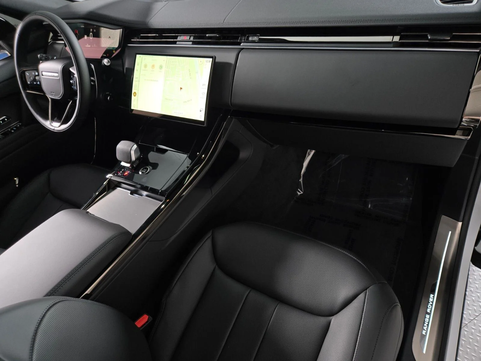 New 2026 Fuji White Land Rover Dynamic SE image 17