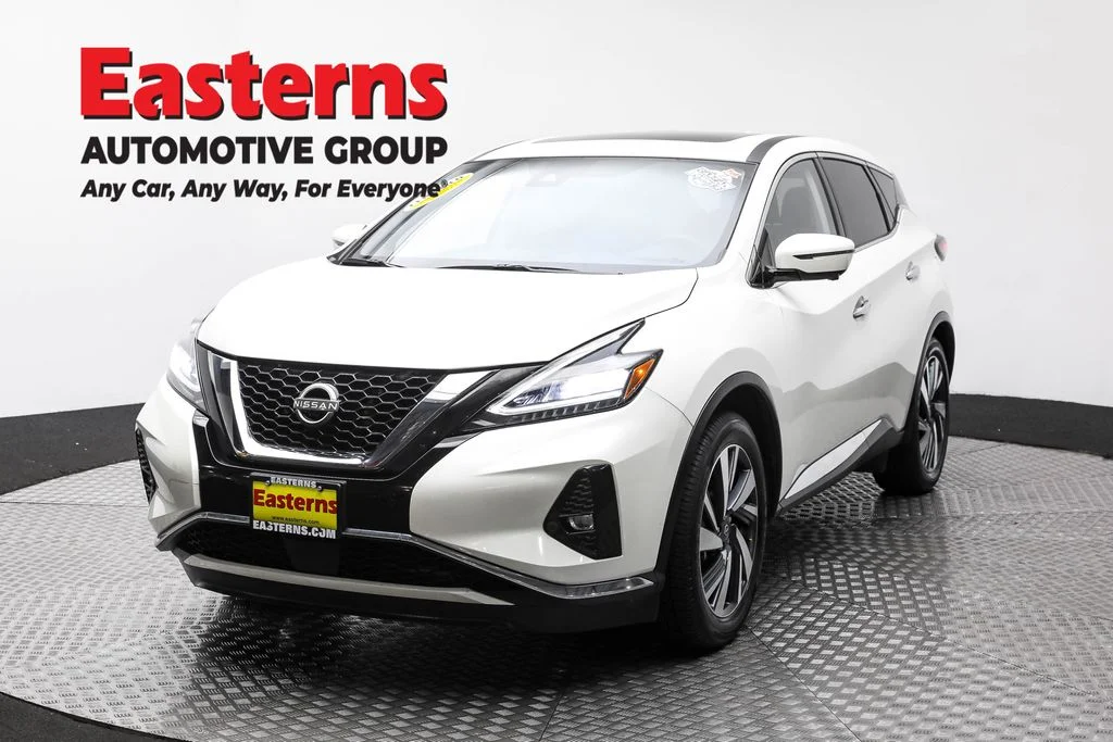 Used 2023 White Nissan SL image 1