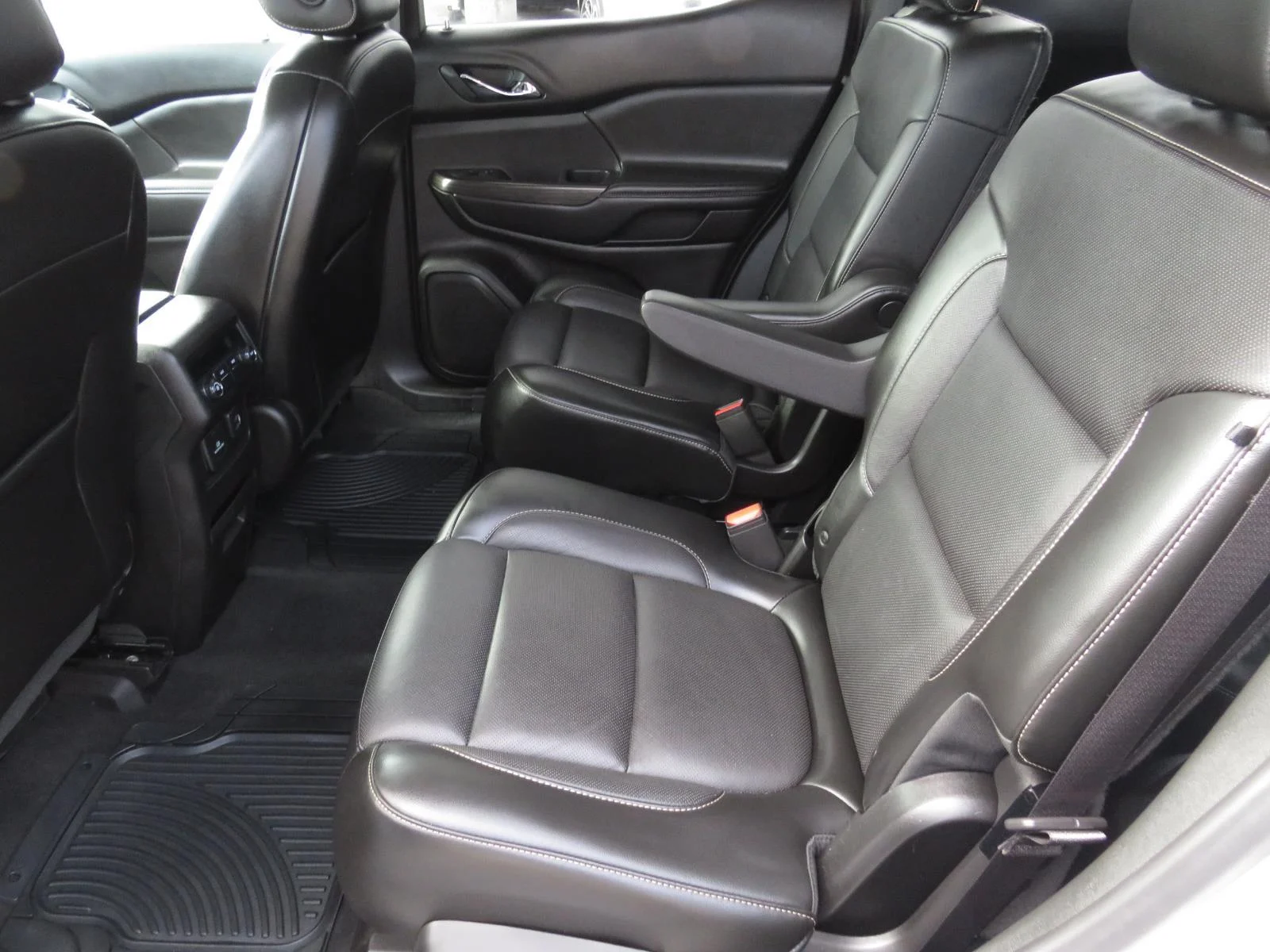 Used 2018 SUMMIT WHITE GMC SLT image 25