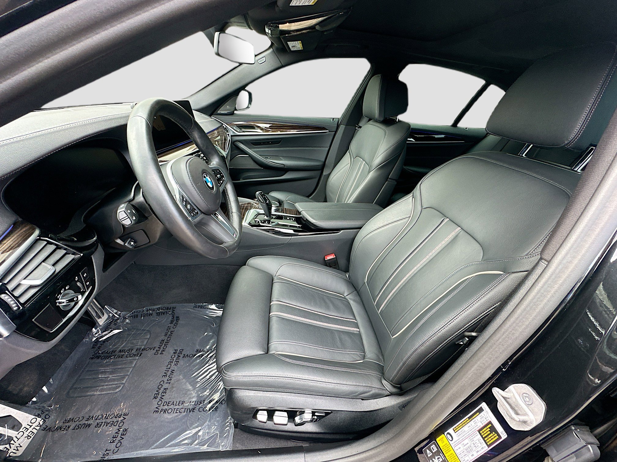 Used 2023 Black Sapphire Metallic BMW M550i xDrive image 17