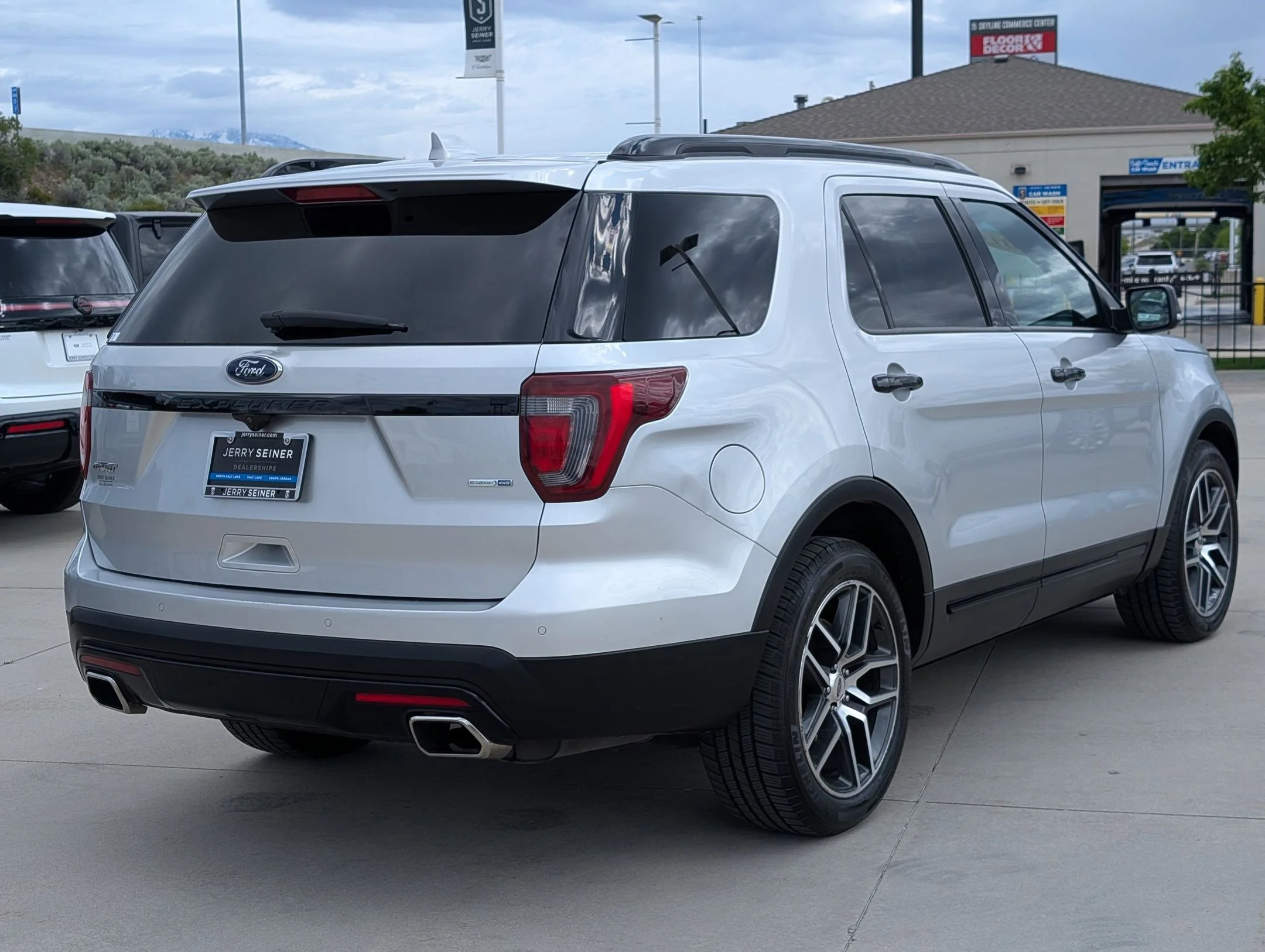 Used 2016 Ingot Silver Metallic Ford Sport image 5