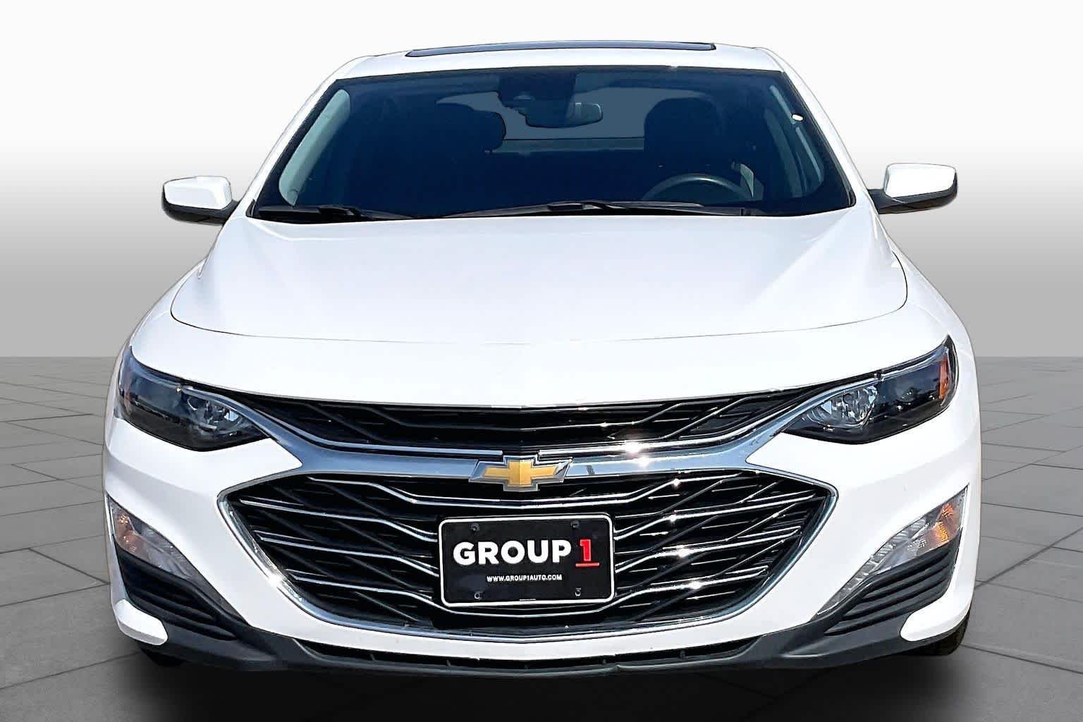 Used 2024 Summit White Chevrolet LT image 4