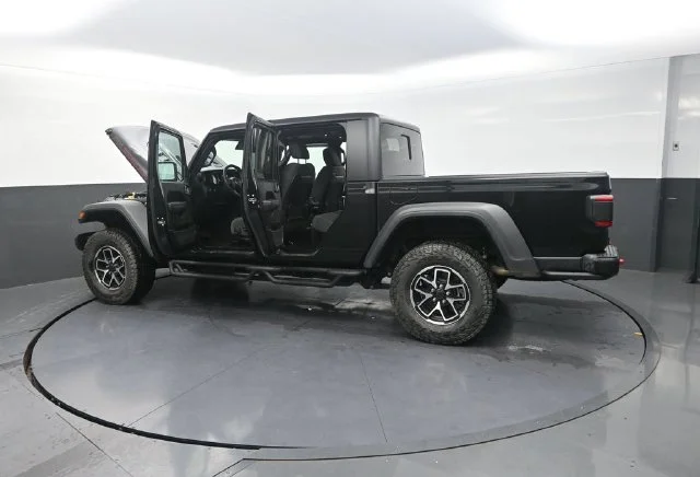 Used 2025 Black Jeep Rubicon image 33