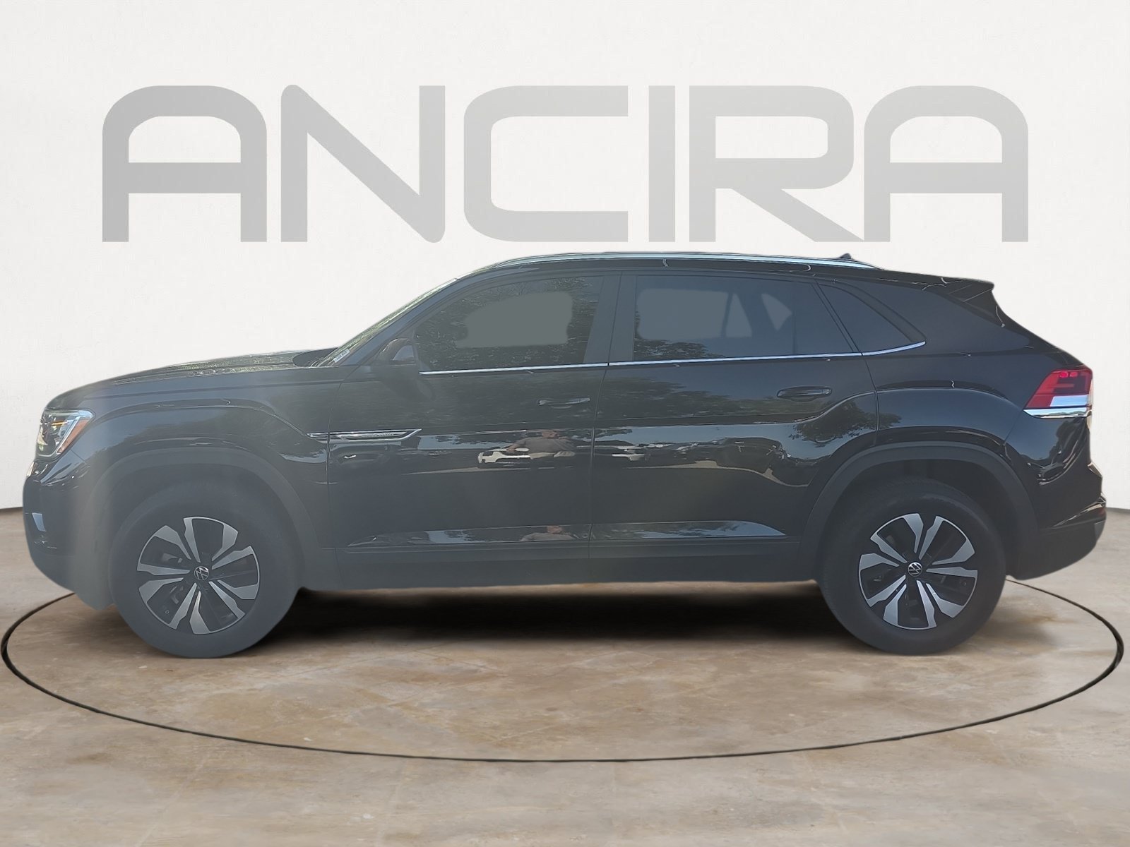 Used 2024 Deep Black Volkswagen 2.0T SE image 5