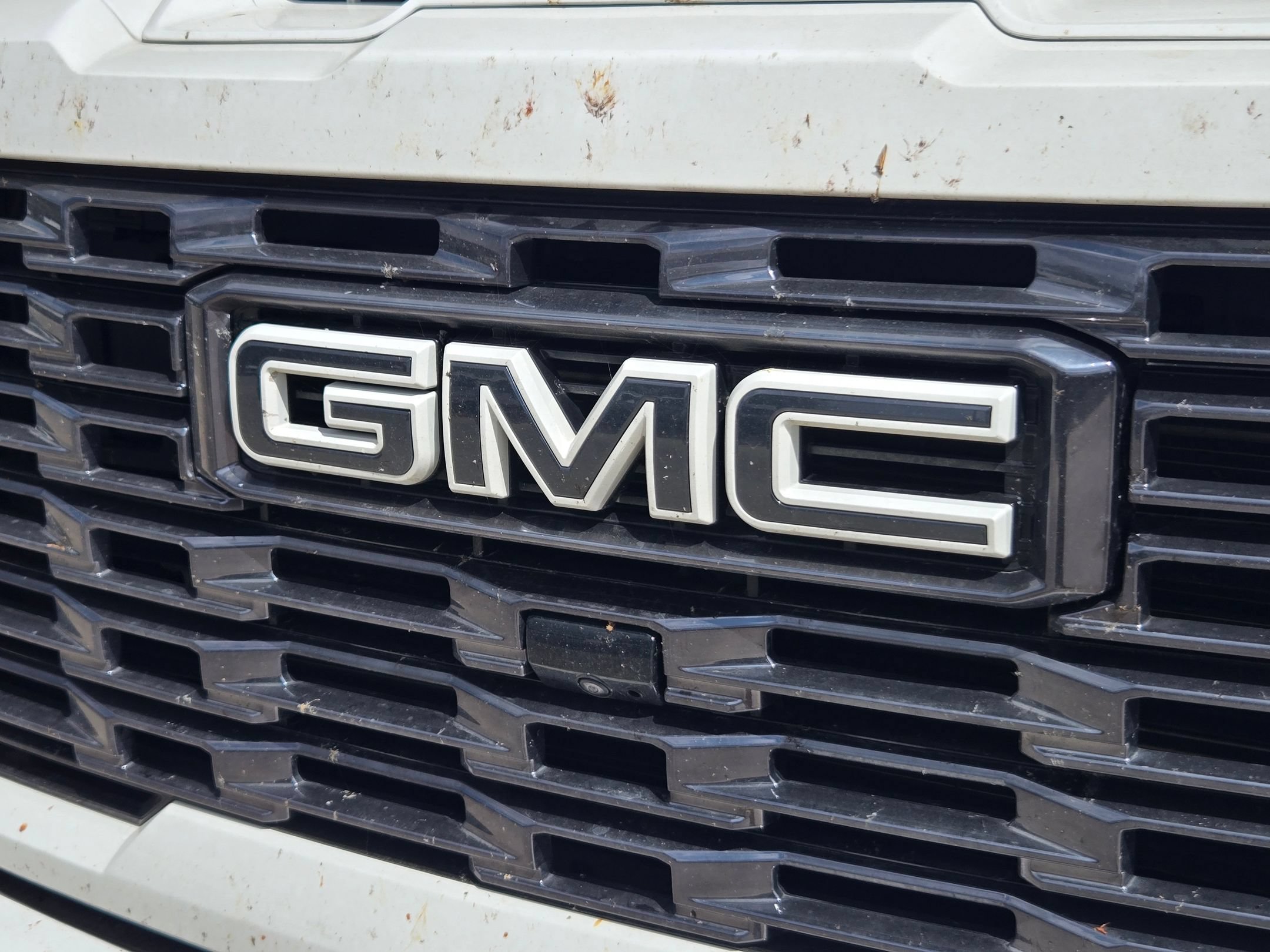 Used 2024 Summit White GMC Denali Ultimate image 3