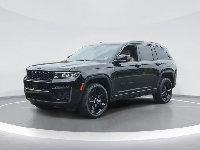 New 2026 Diamond Black Crystal Pearlcoat Jeep Limited image 1