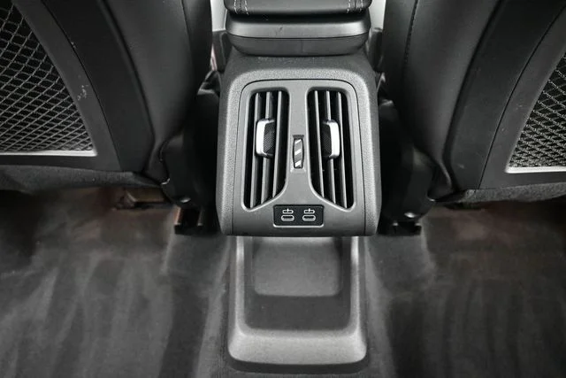 Used 2023 White BMW xDrive28i image 24