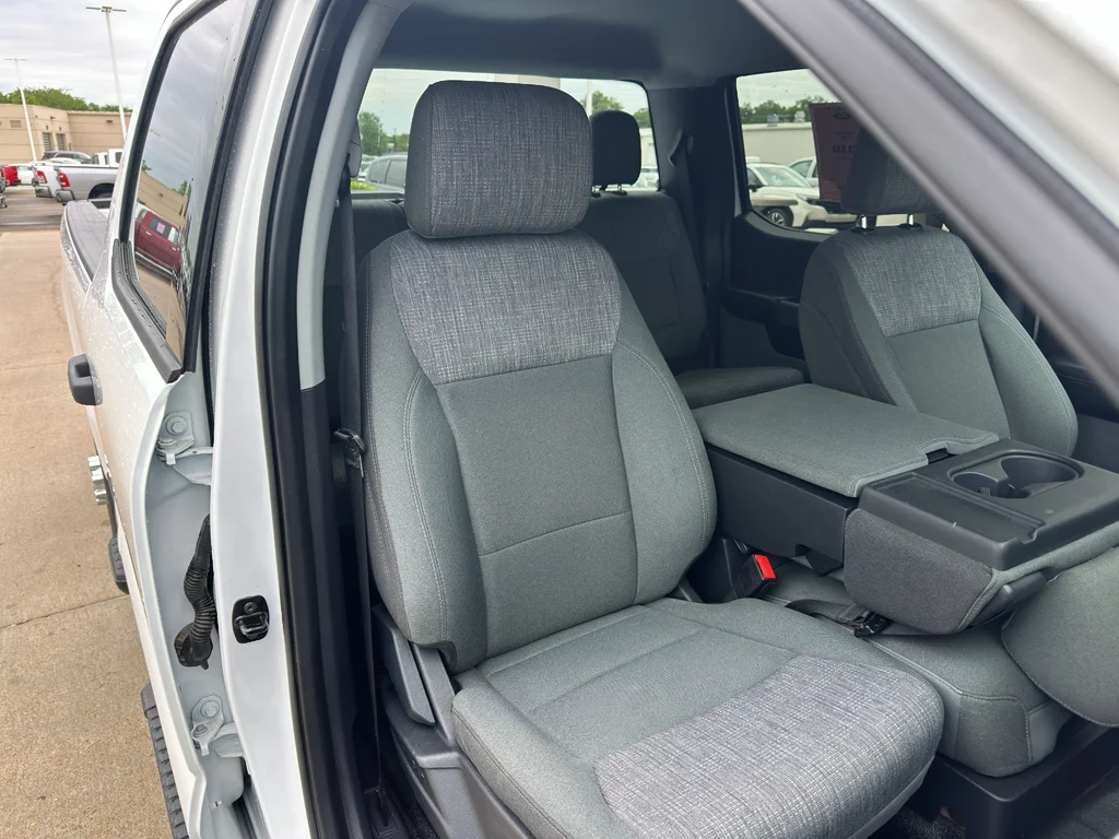 Used 2024 Oxford White Ford XLT image 31
