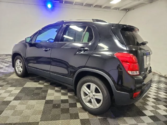 Used 2021 Black Chevrolet LT image 5