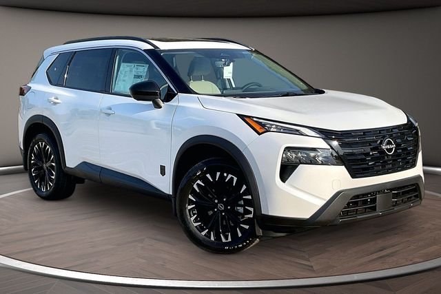 New 2026 Everest White Pearl TriCoat Nissan Dark Armor™ image 2