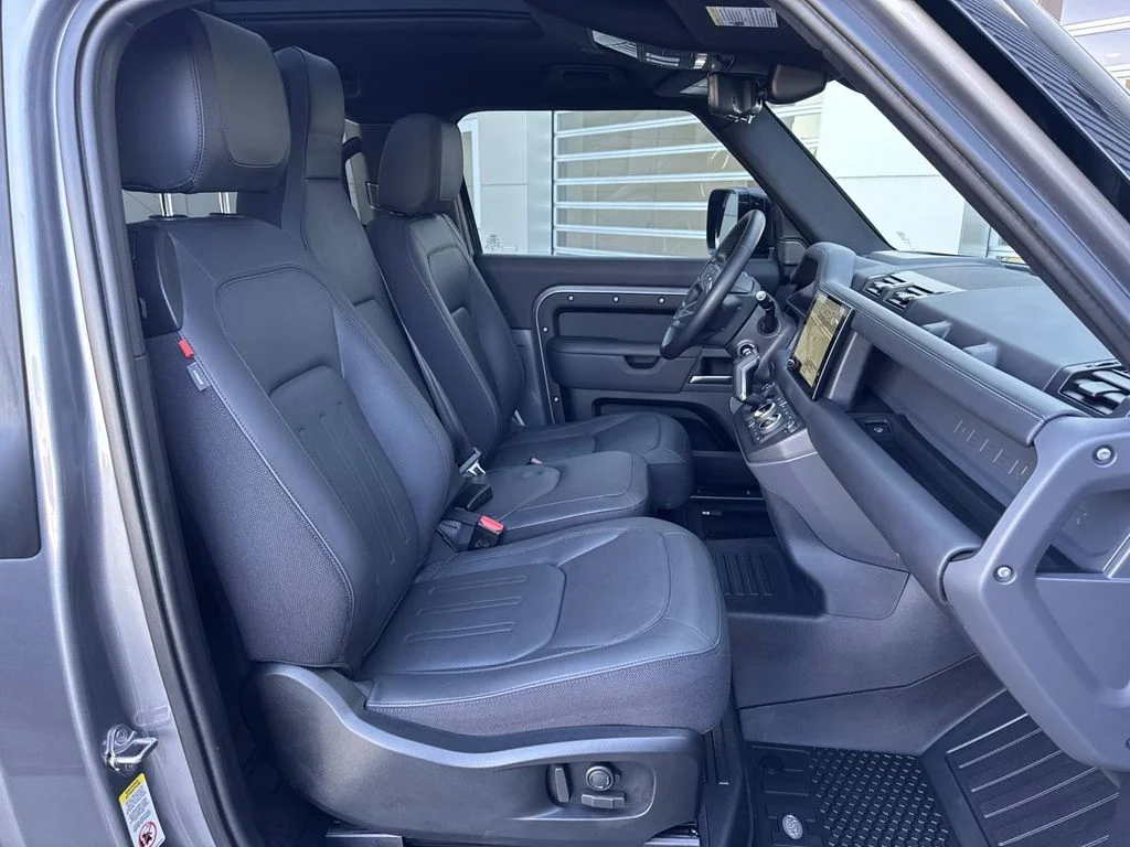 2023 Land Rover Defender X - Photo 8