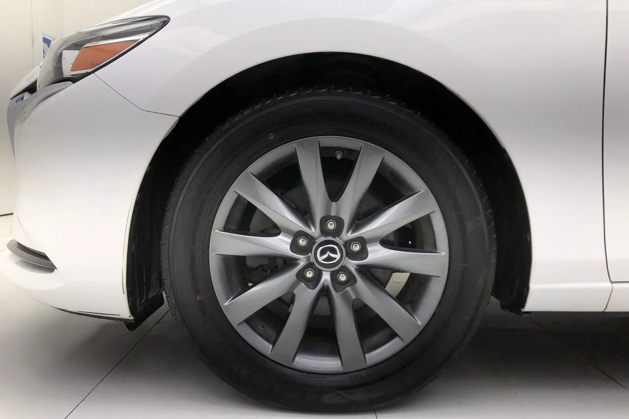 Used 2021 Snowflake White Pearl Mazda Grand Touring image 18