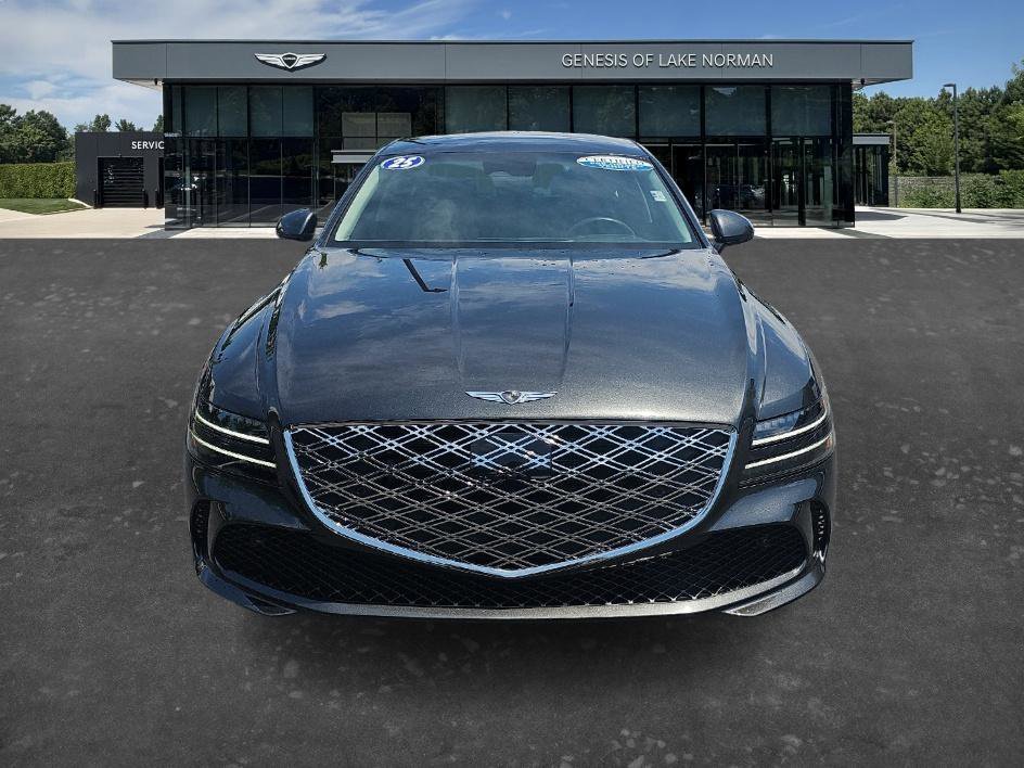Certified Used 2025 Makalu Gray Genesis 2.5T image 2