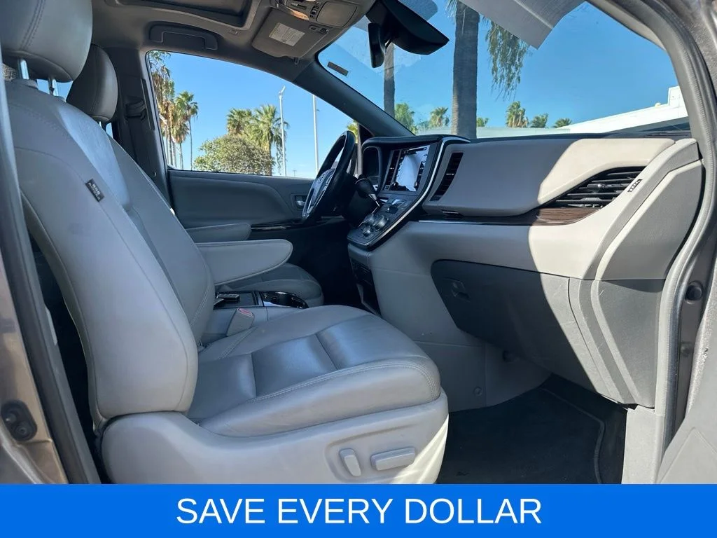 Used 2019 Gray Toyota XLE image 17