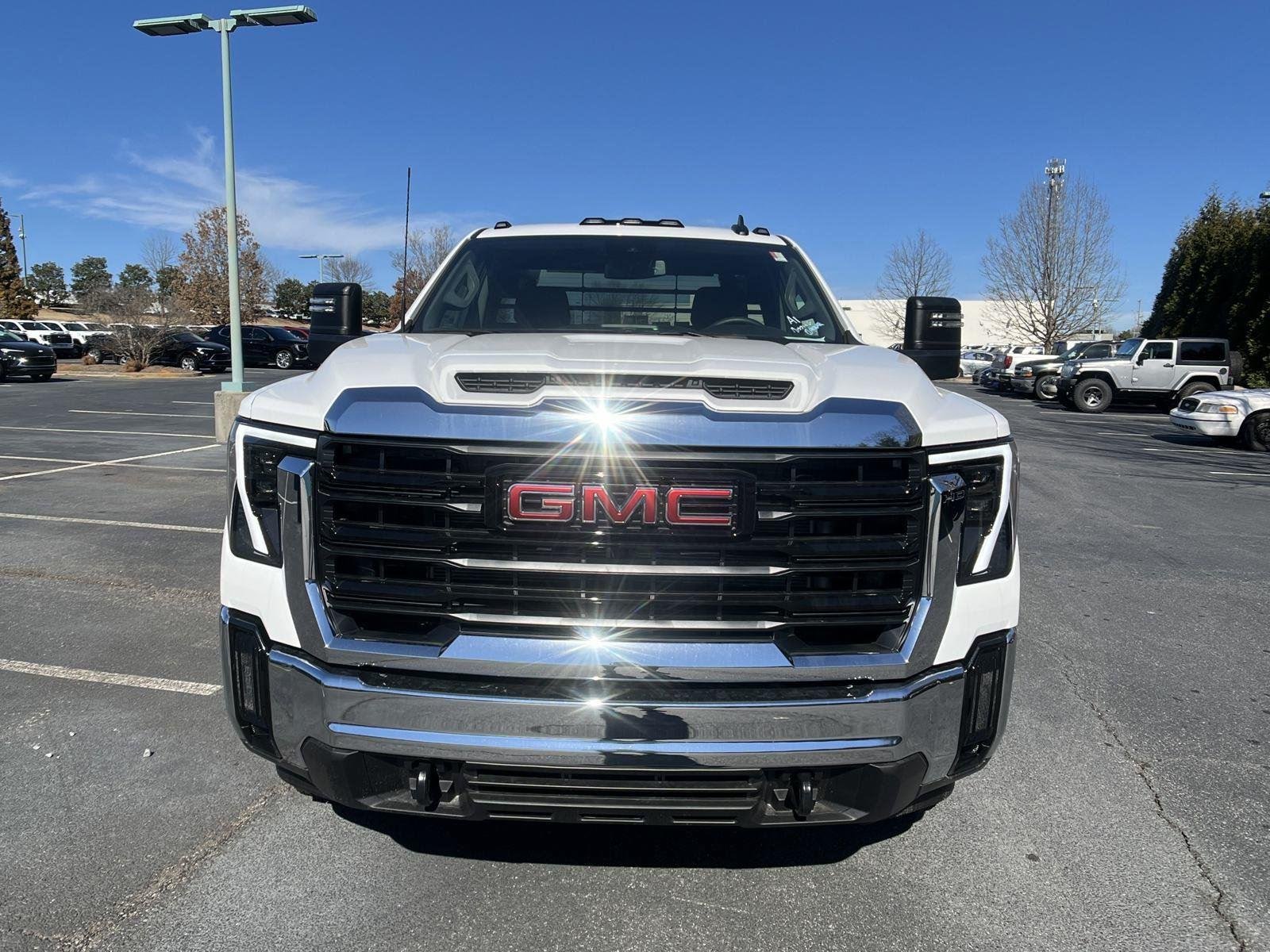 New 2025 Summit White GMC Pro image 2