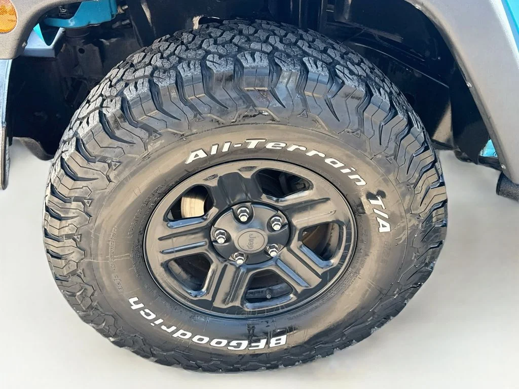 Used 2018 Blue Jeep Unlimited Sport image 35