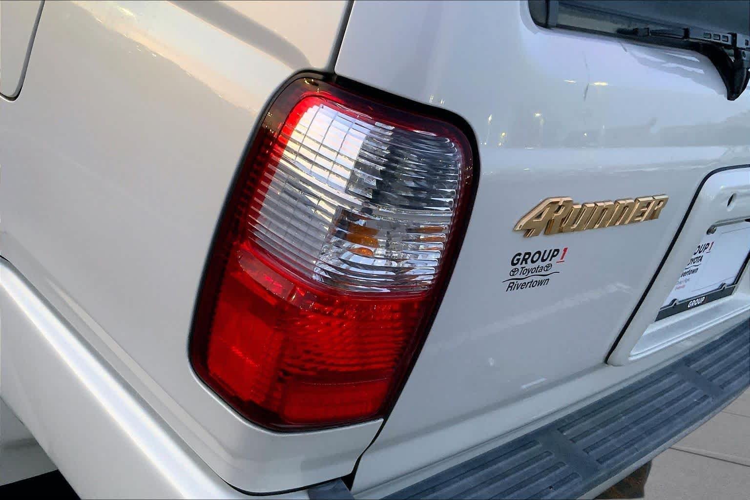 Used 2002 GOLDEN PEARL Toyota Limited image 23