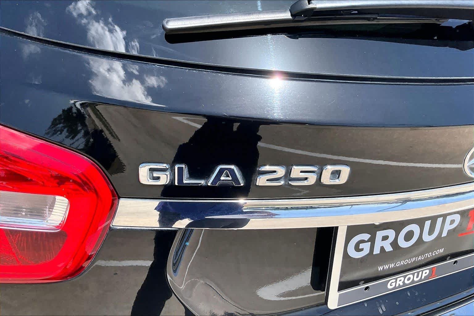 Used 2018 Night Black Mercedes-Benz GLA 250 image 30