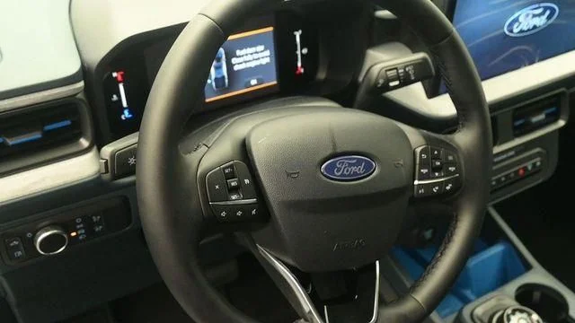 New 2026 Oxford White Ford XLT image 14
