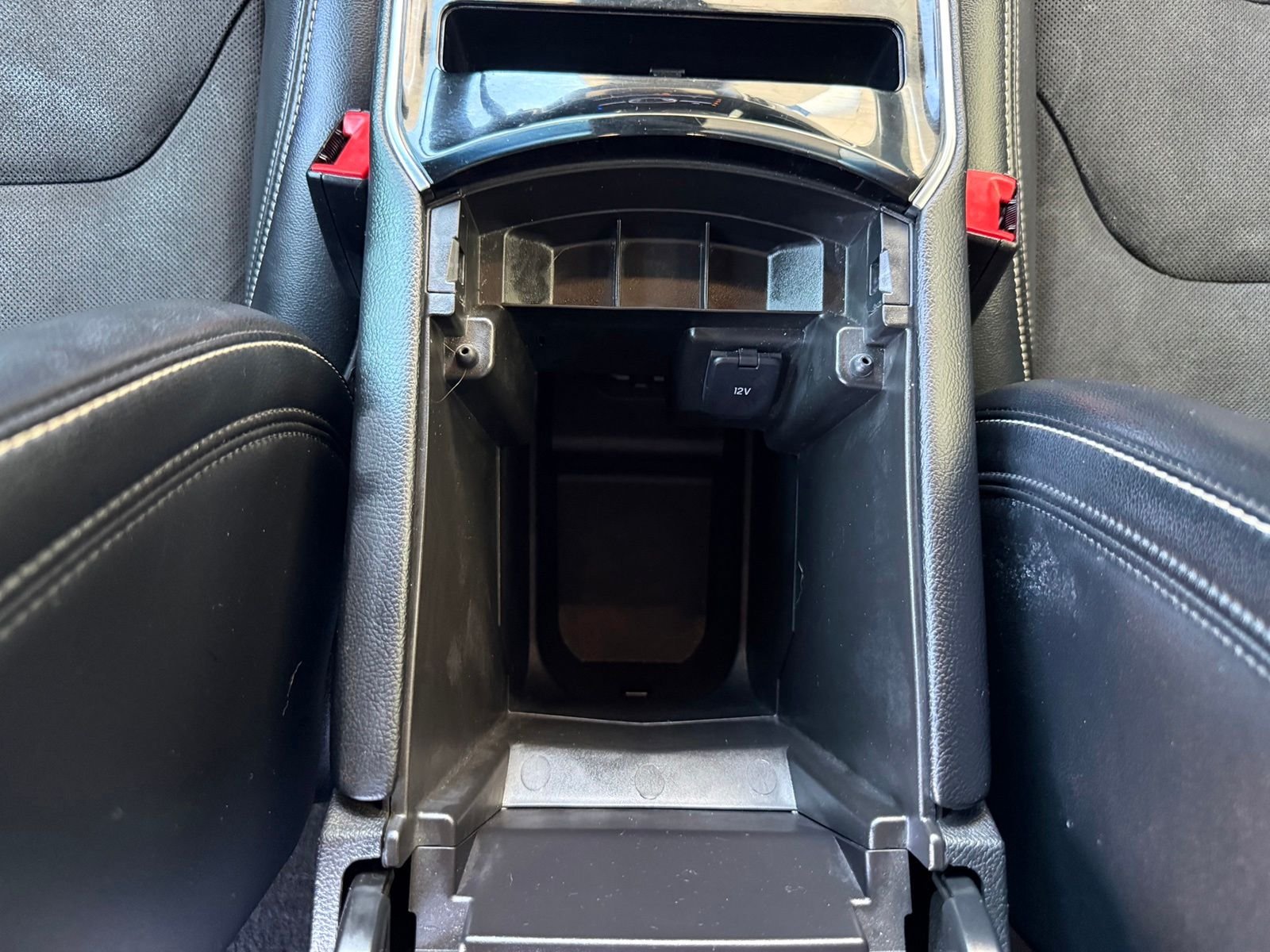 Used 2019  Ford ST image 33
