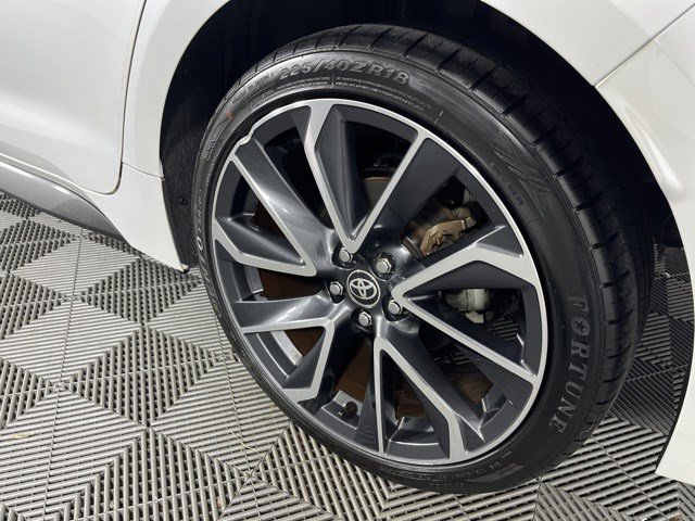 Certified Used 2022 Pearl Toyota SE image 10