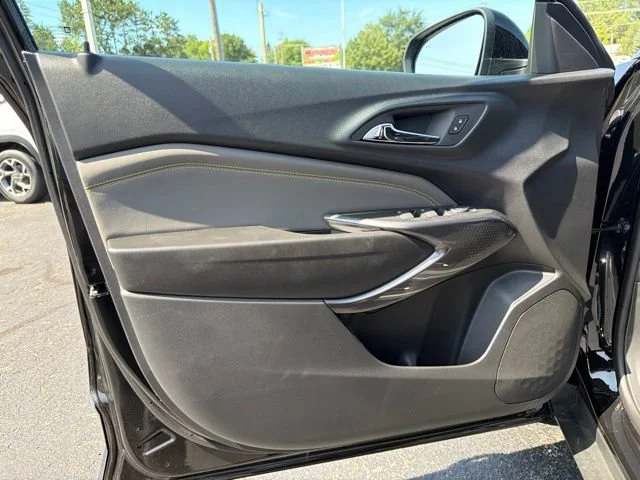 New 2026 Mosaic Black Metallic Chevrolet ACTIV image 19